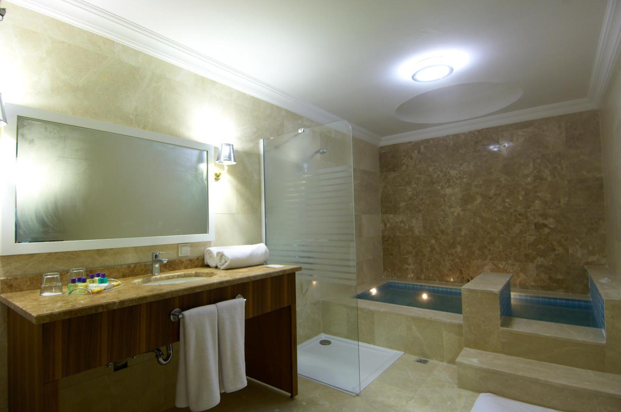 Safran Thermal Resort Sandıklı Extérieur photo