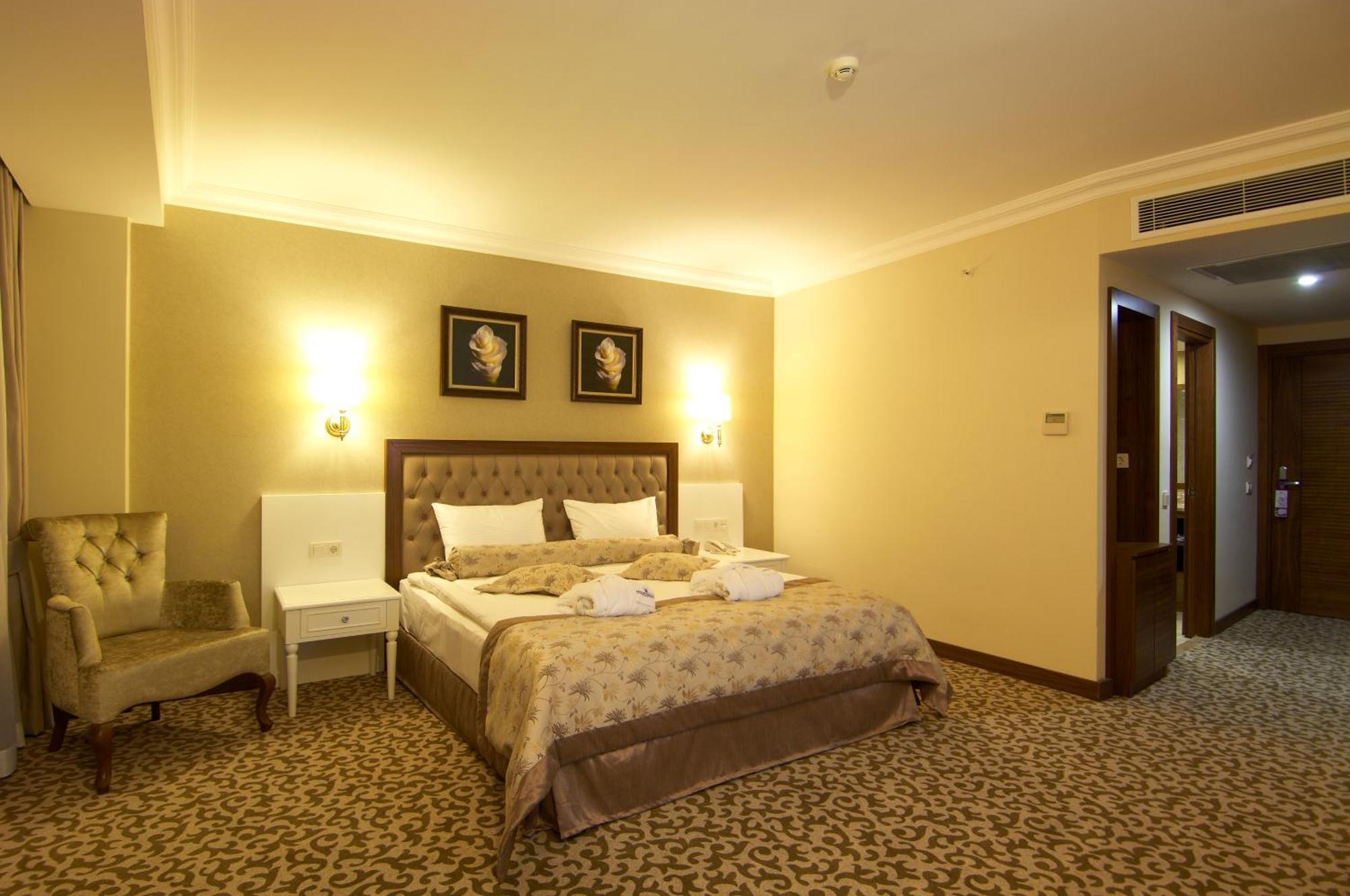 Safran Thermal Resort Sandıklı Extérieur photo